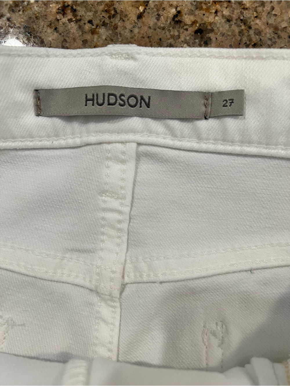HUDSON Remi High-Rise Straight Ankle Jeans
NWT | White | Size 27 | MSRP $195 - Picture 6 of 14